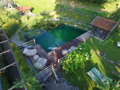 Nominee FUCHS: Ein komplett renovierter in die Jahre gekommener Swimming-Teich