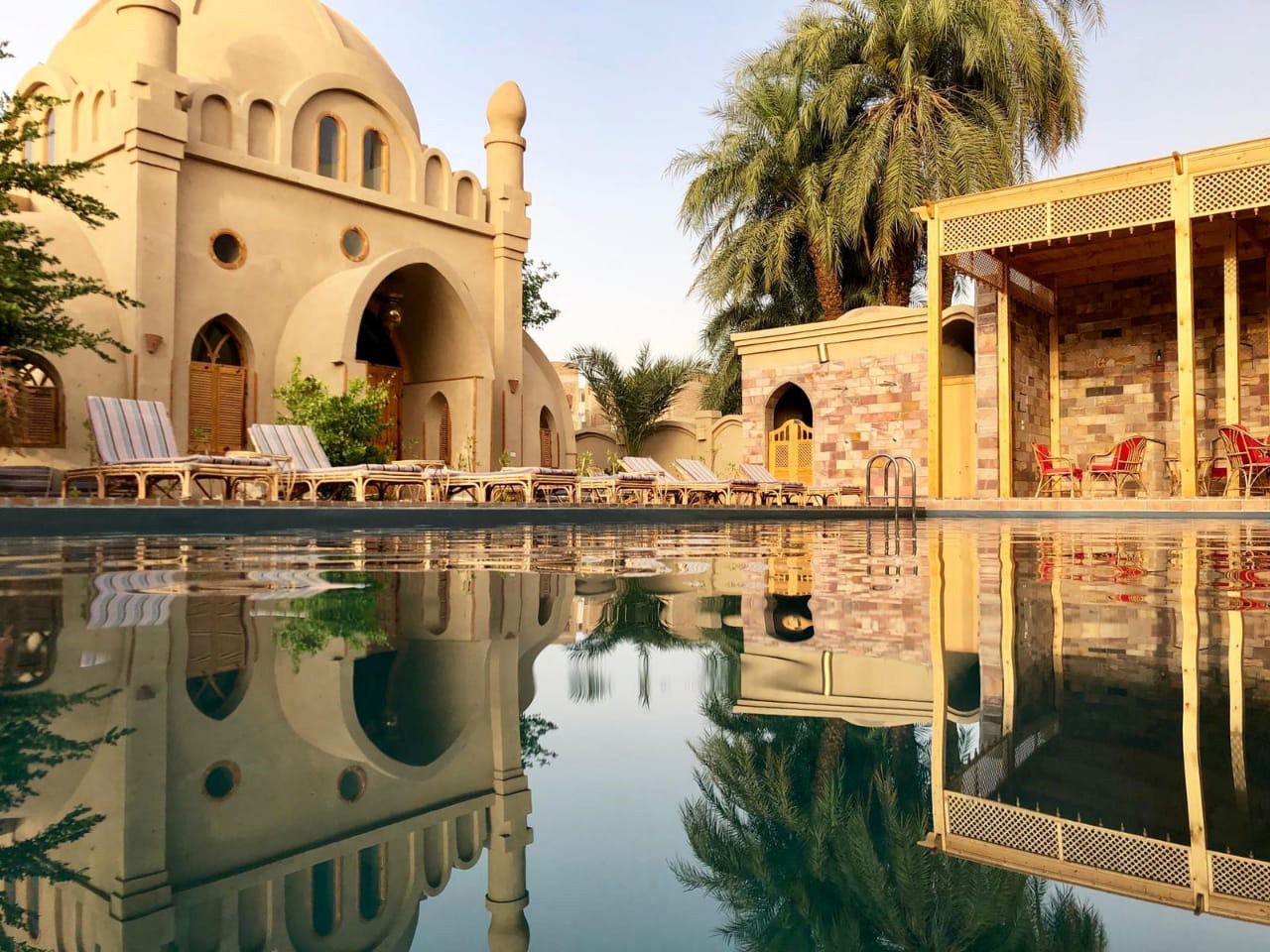 Living Pool Embrace Luxor Hotel 1