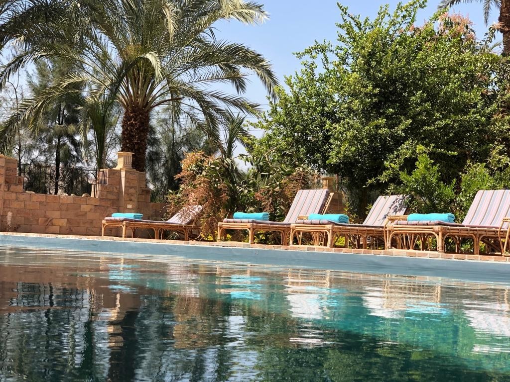 Living Pool Embrace Luxor Hotel 3