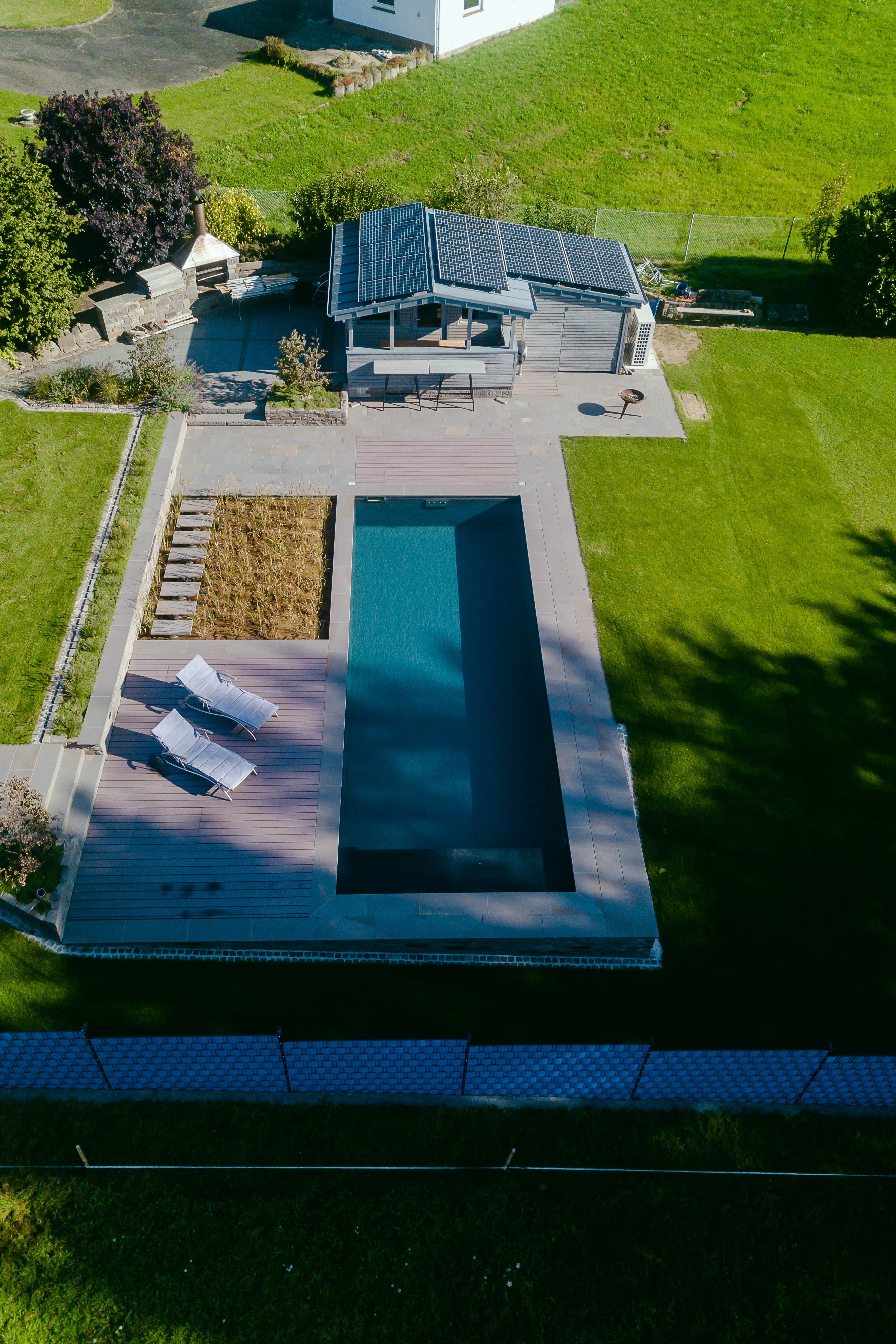 living-pool-mit-panorama-Neustadt/Wied-DE-2