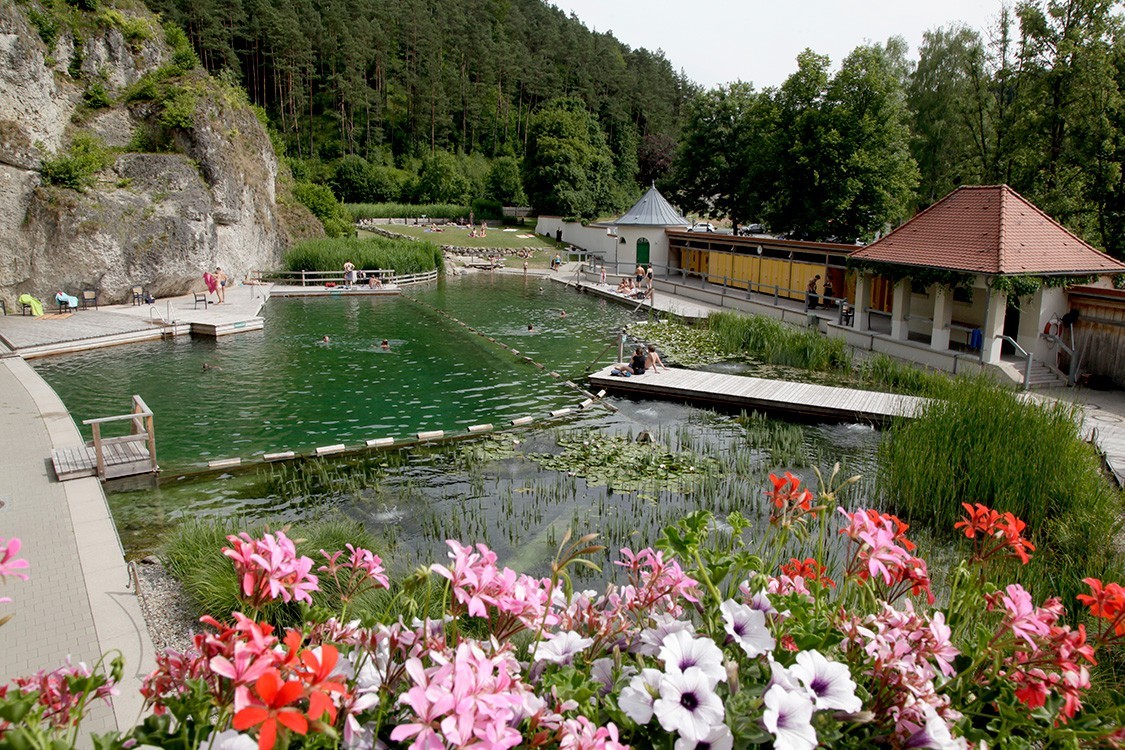 Naturbad in Deutschland mit Felsen