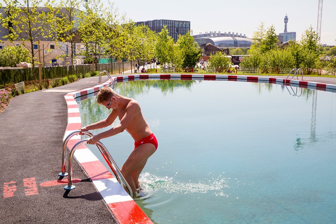 Schwimmteich in London von Ooze Architects